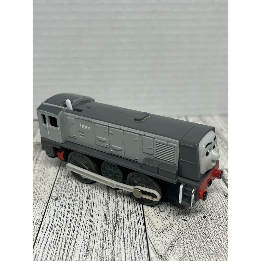 Thomas & Friends TrackMaster Motorized DENNIS Grey Diesel Train Rare WORKS